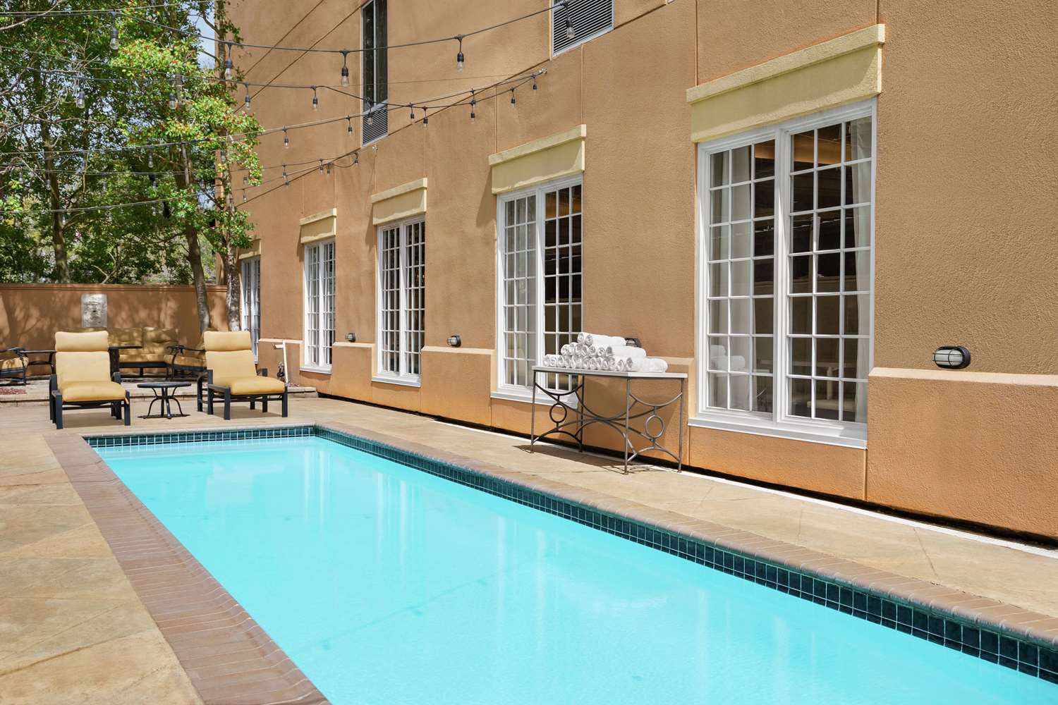 Hampton Inn New Orleans St Charles Ave Garden District La 62/63