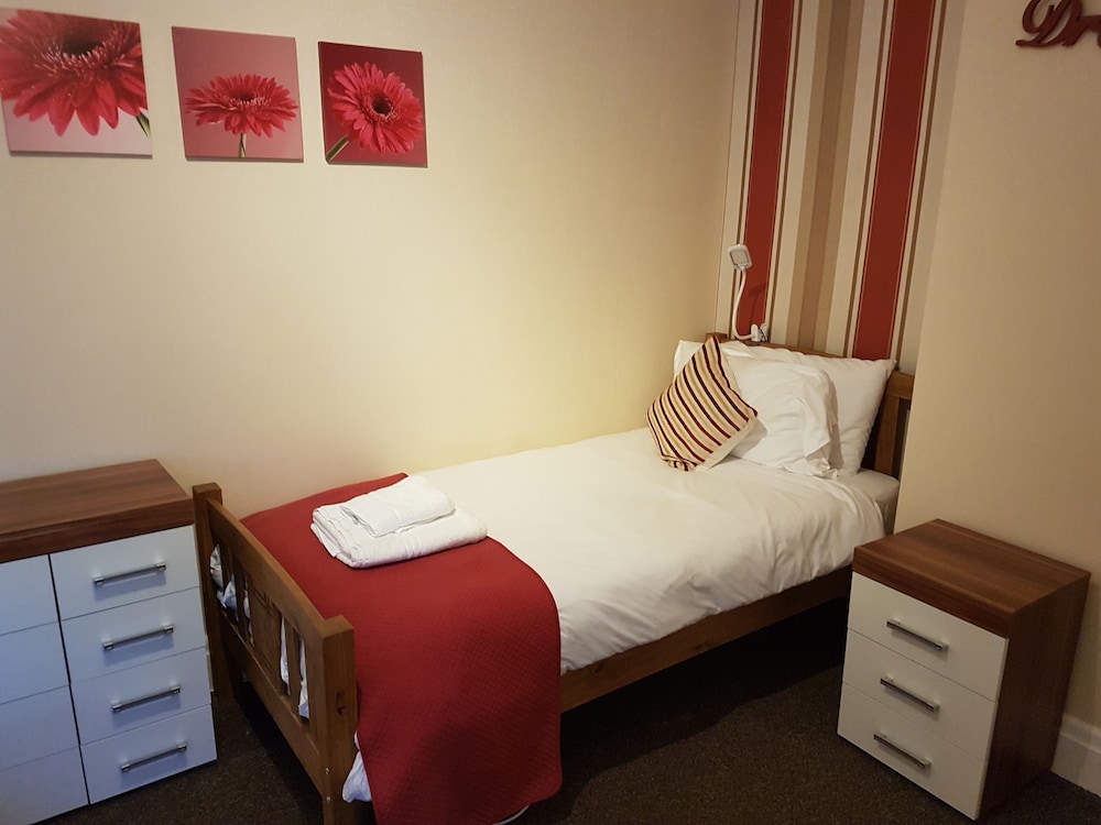 Rose Dene 24/44