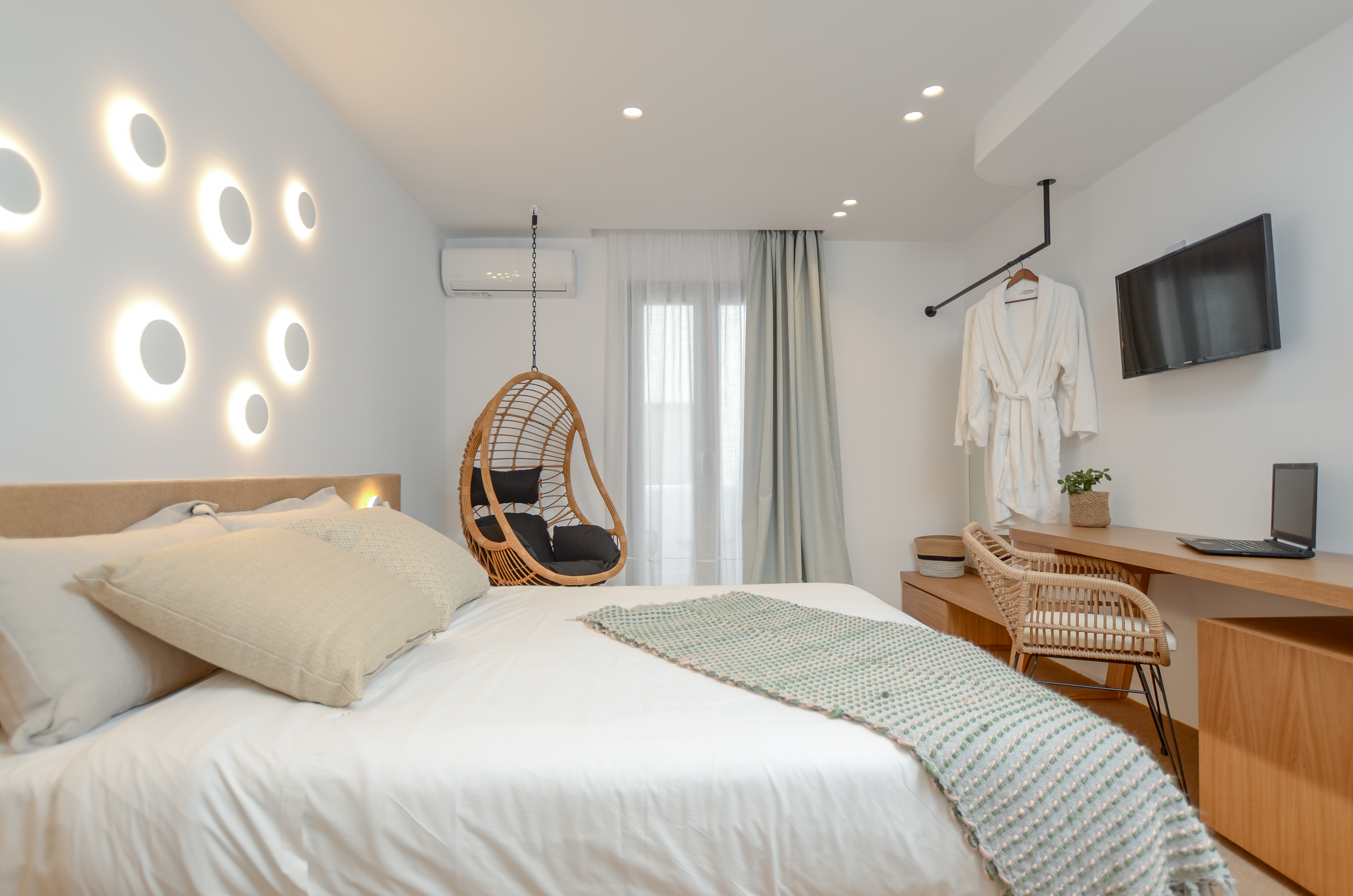 Semi Basement, Orpheus, Suite, Outdoor Jetted Tub