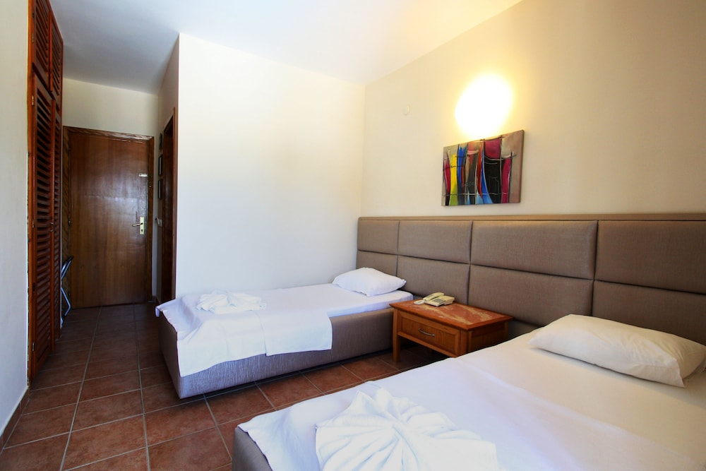 Ford Hotel - Special Class 12/50