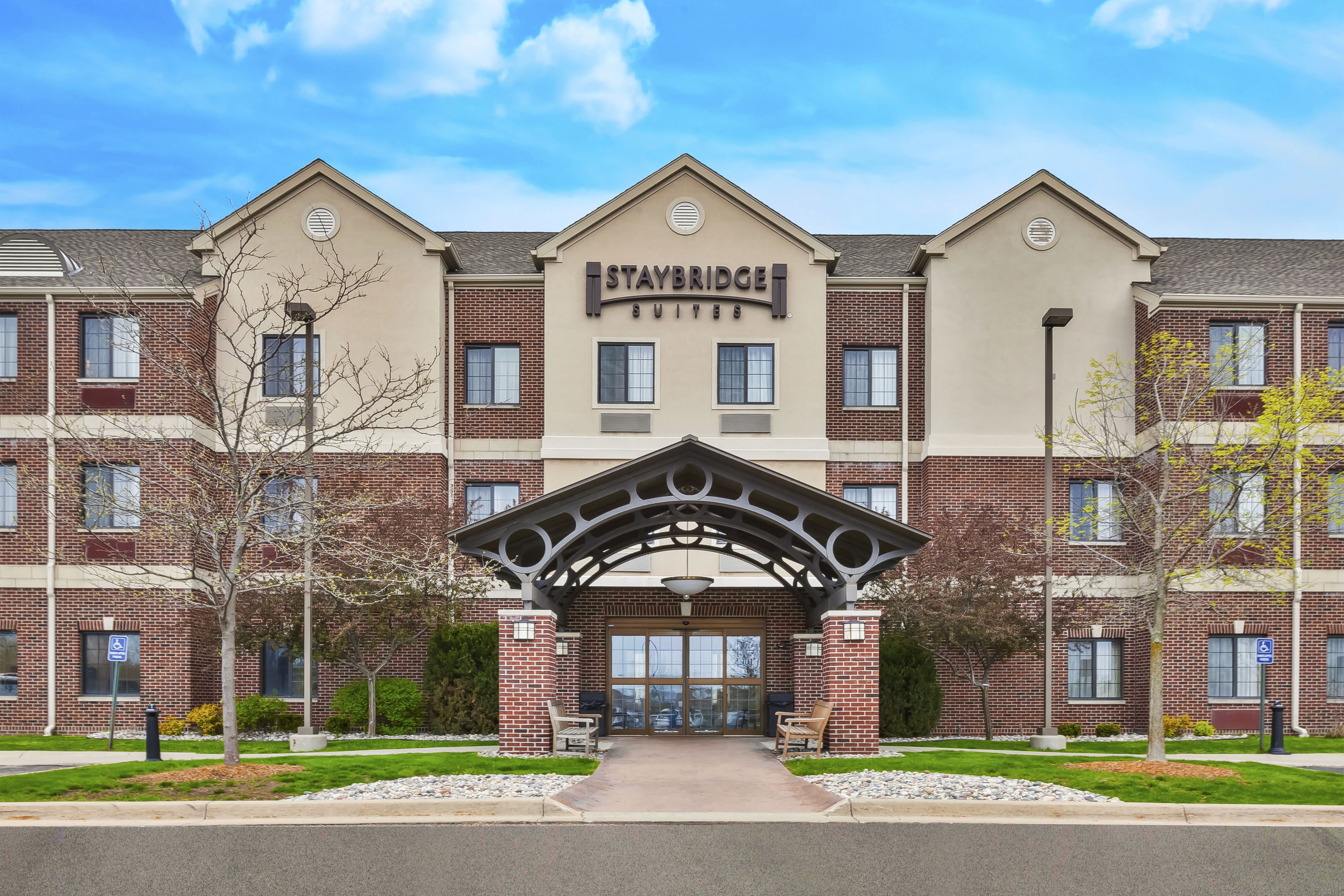 Staybridge Suites Lansing-Okemos 4/84