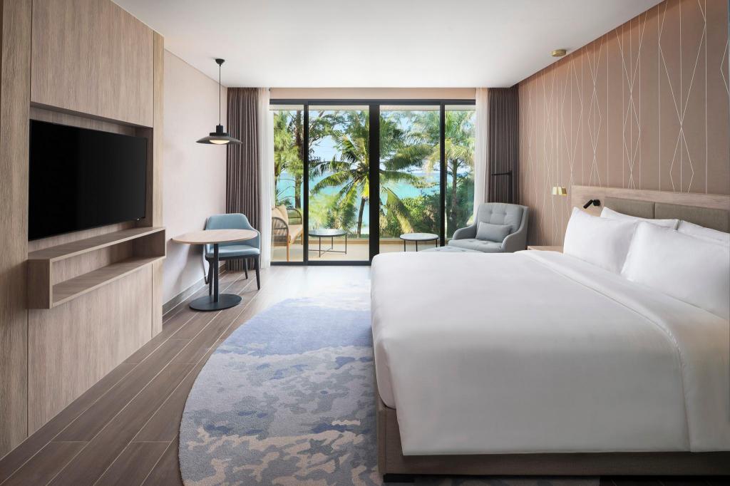 Premium, Ocean Front, Balcony