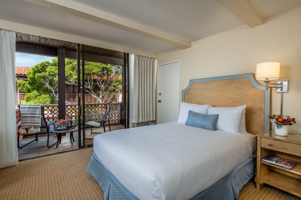 Standard, King Bed, Patio, Kitchenette, Garden Area