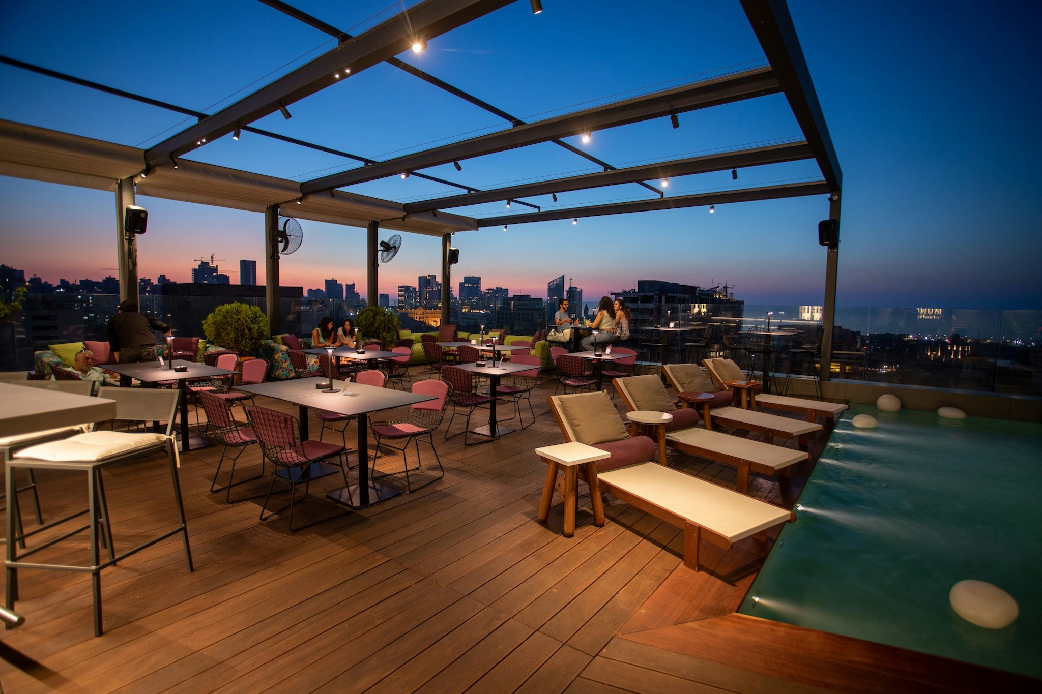 O Monot Luxury Boutique Hotel 55/67
