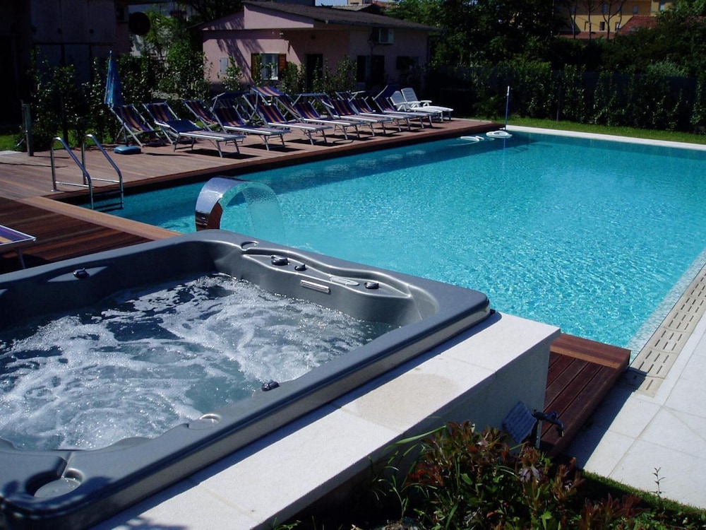 Hotel Patrizia 36/41