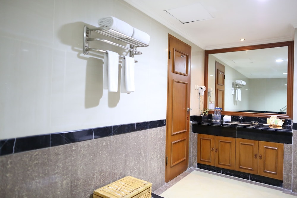 Golden Boutique Hotel Melawai 48/48