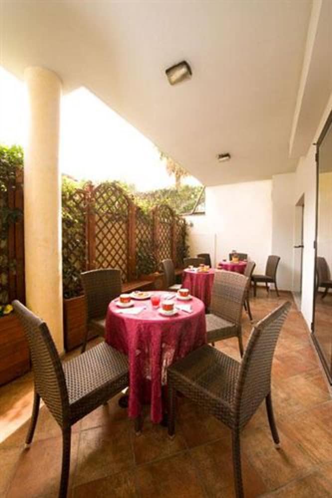 HOTEL IDEALE 32/44