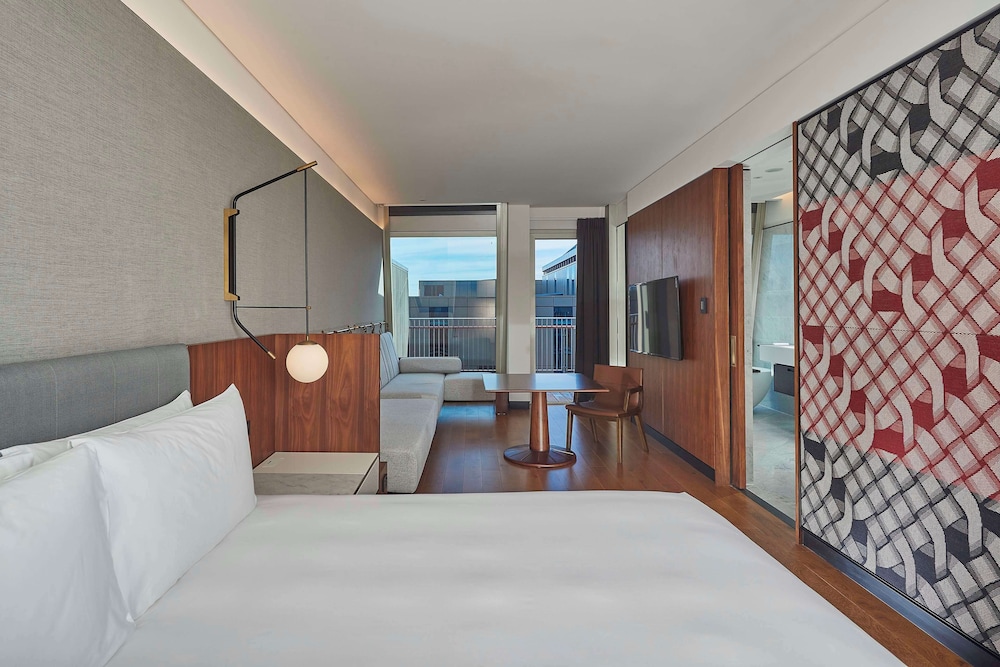 Roof Top, King Bed, Balcony