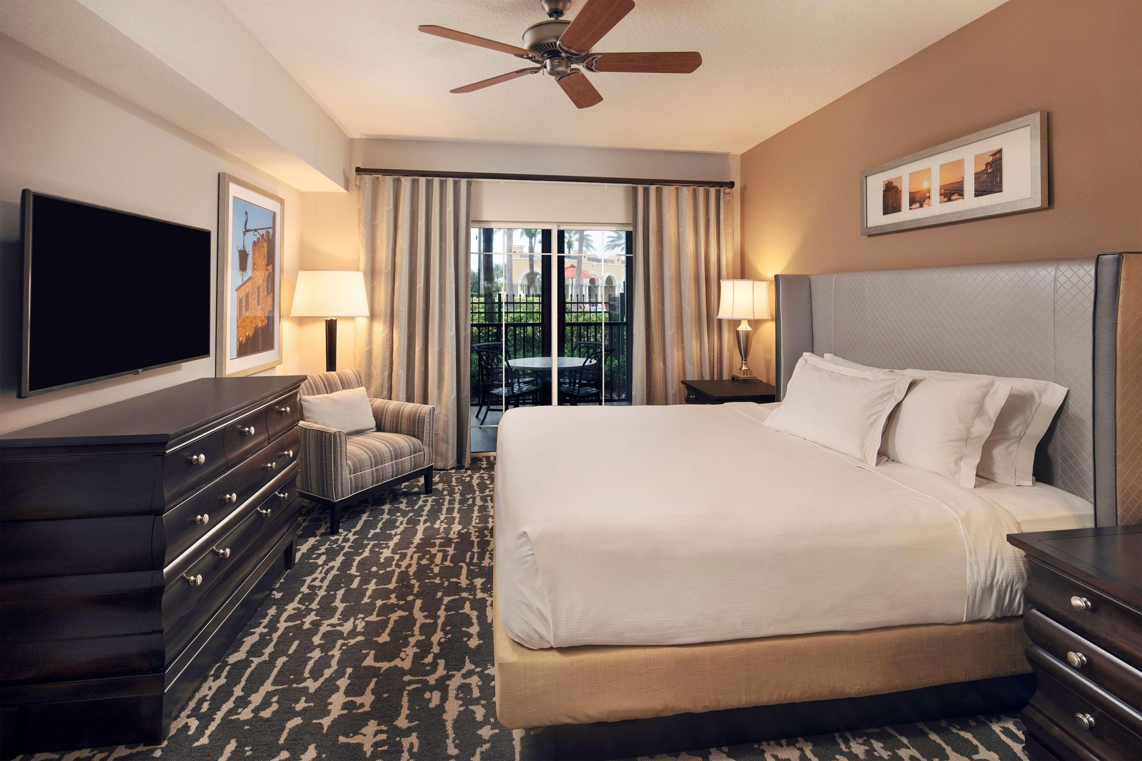1 BEDROOM, SUITE, KING BED, ACCESSIBLE