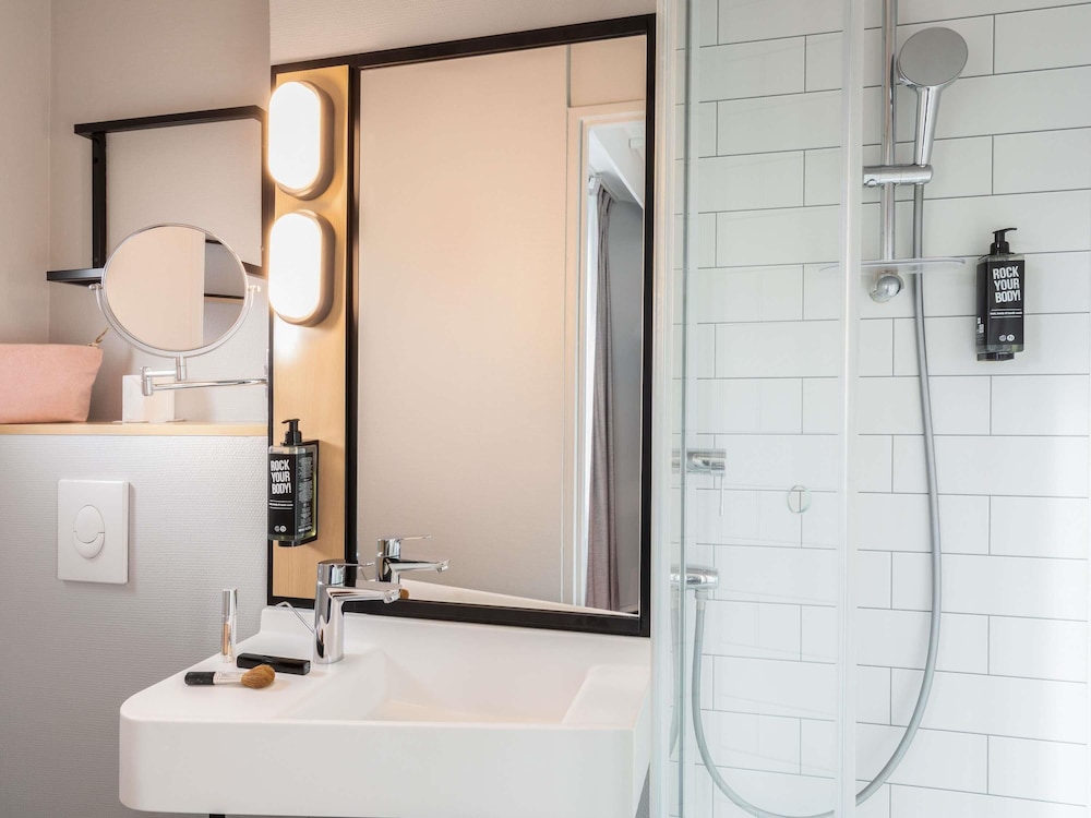 ibis Paris Eiffel Tower Cambronne 15th Hotel 50/50
