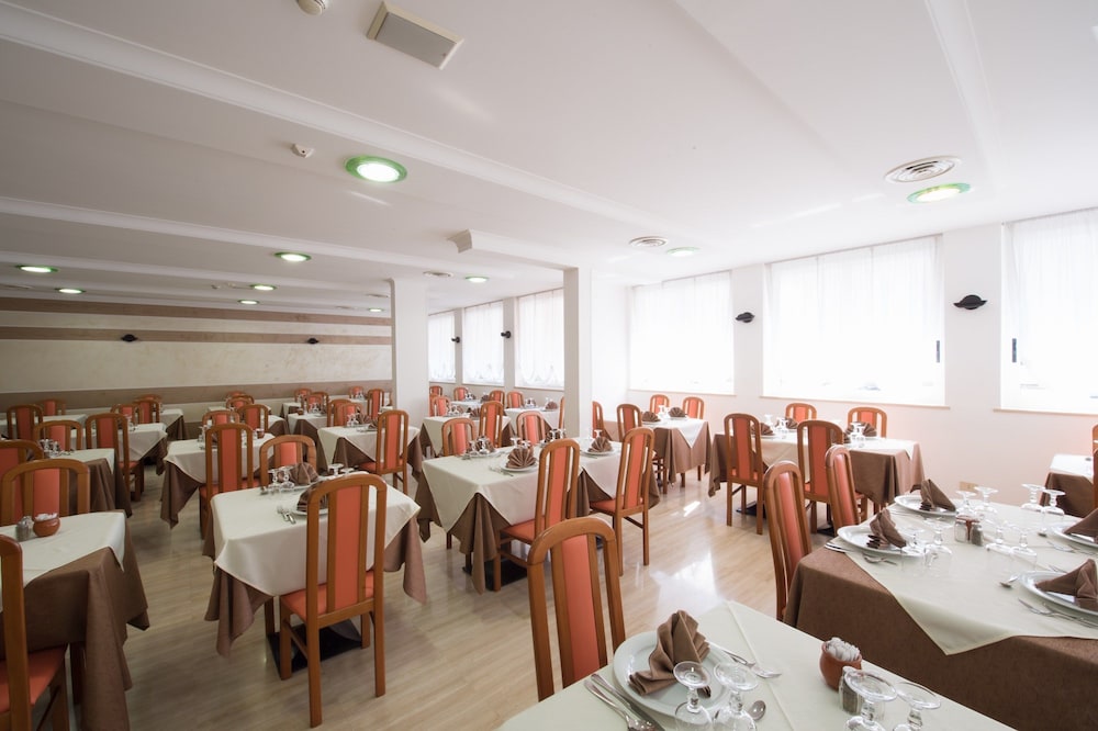 Hotel Venezuela 36/50