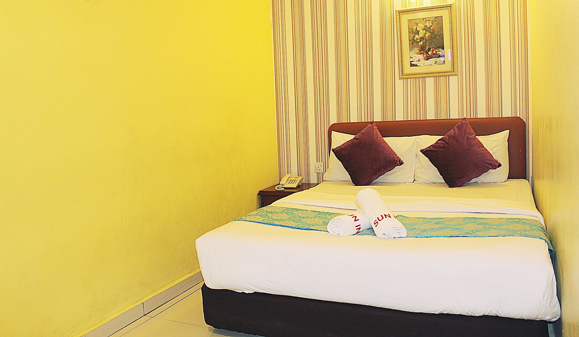 ROOM, SINGLE, NO WINDOW