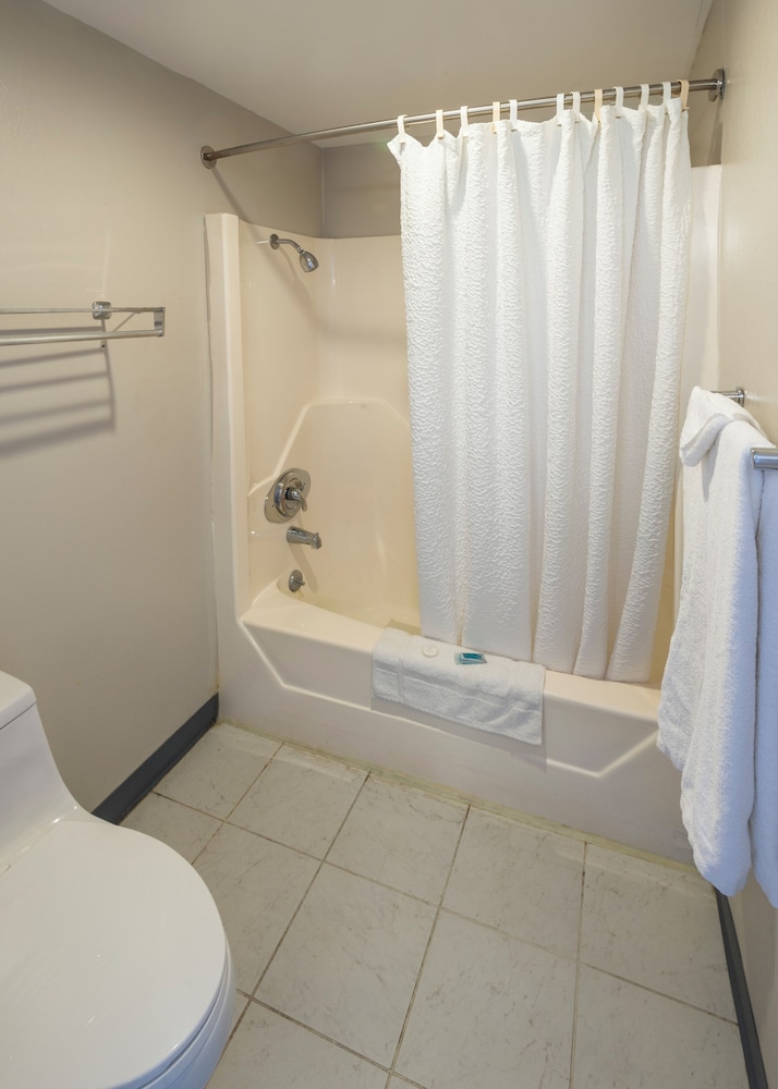 Sunrise Inn Hershey 37/41