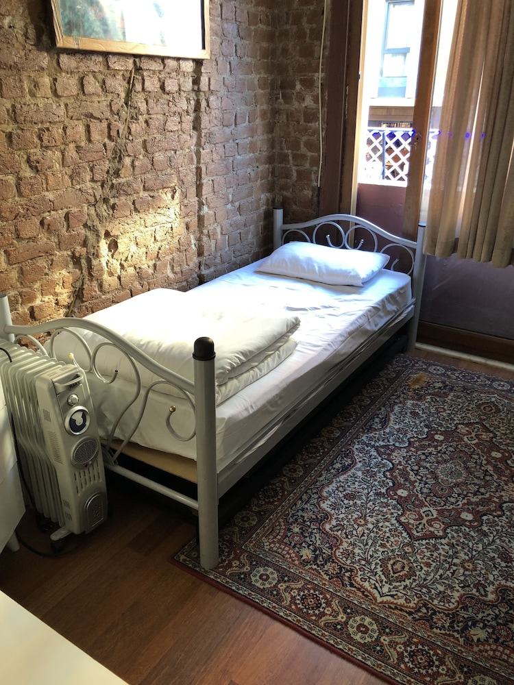 Istanbul Hotel & Guesthouse 15/50