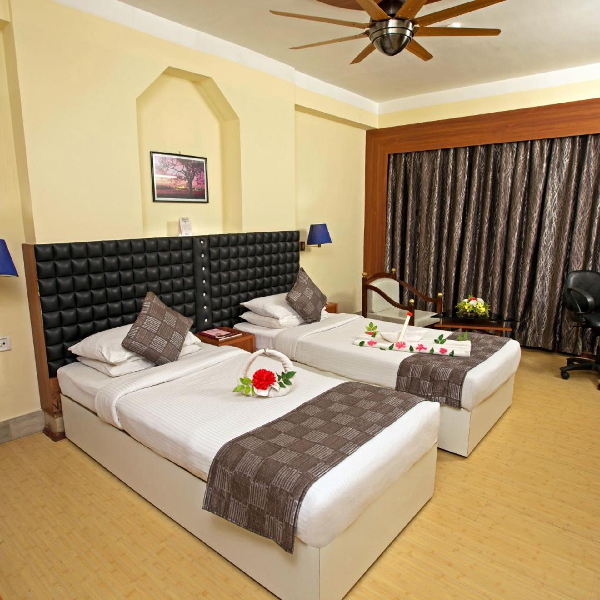 Oyo Premium Paltan Bazar 21/49