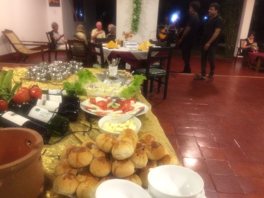 Hotel Hemadan 36/50