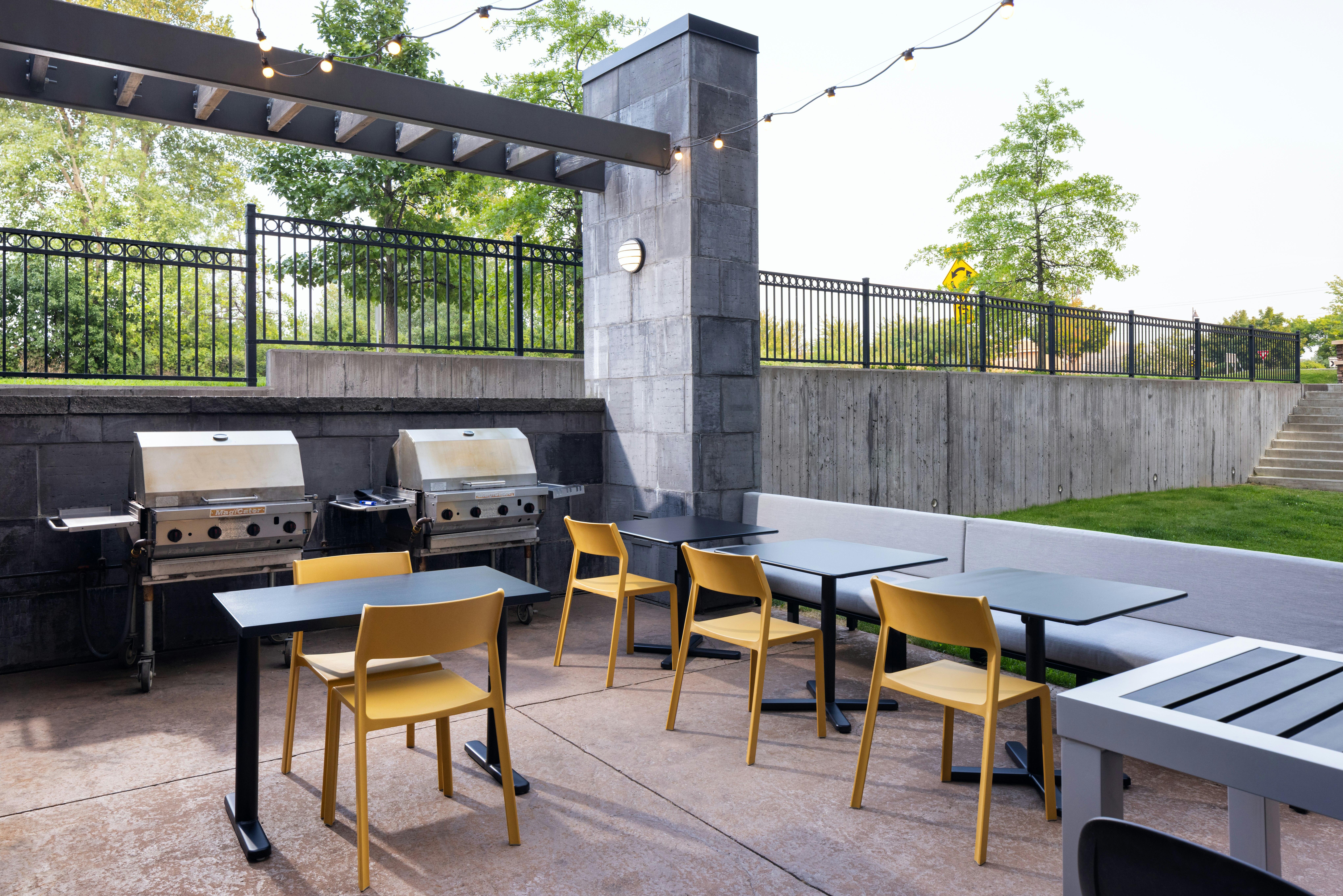 Home2 Suites by Hilton Roseville Minneapolis 18/25