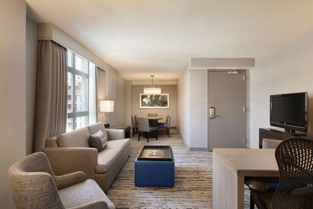 Embassy Suites by Hilton Atlanta at Centennial Olympic Park 24/69