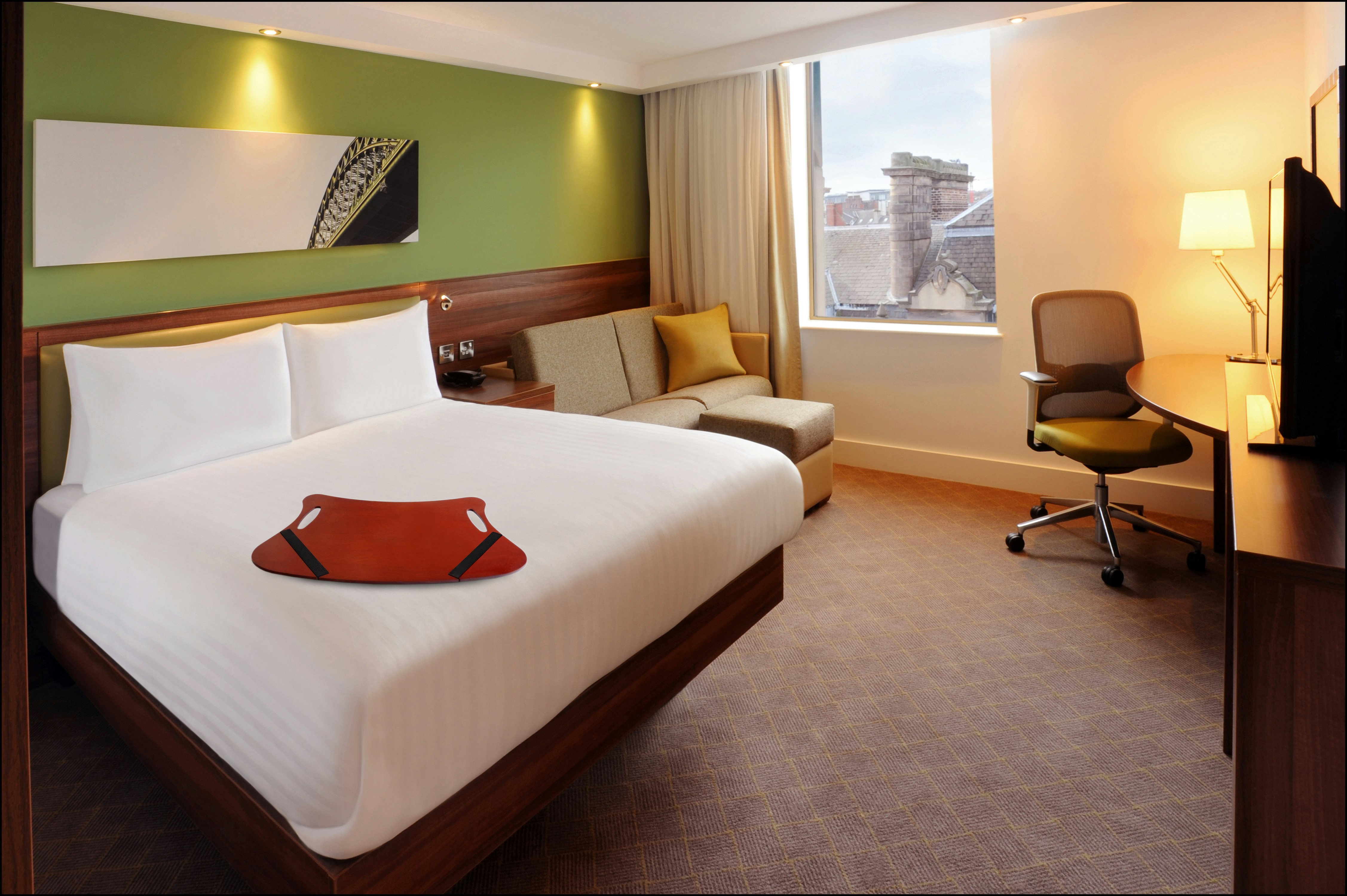 ROOM, QUEEN BED, SOFA