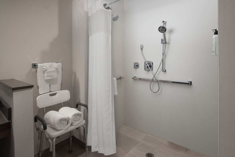 Fairfield Inn & Suites DeSoto Dallas South 44/44