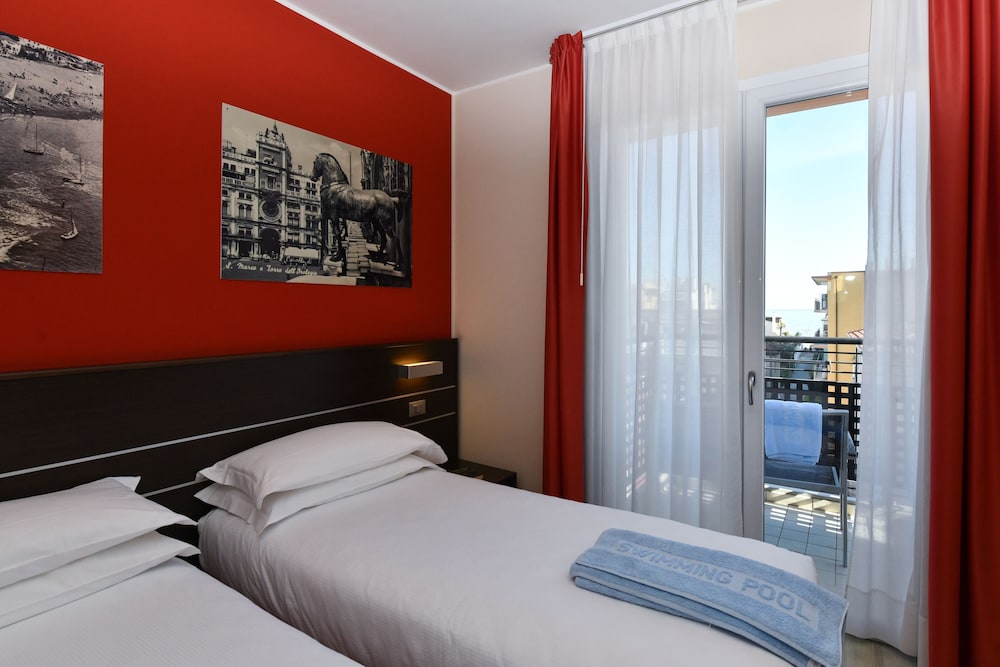 Vienna Hotel 15/56