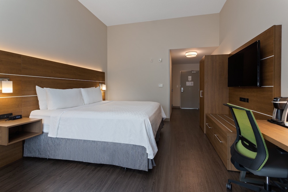 Holiday Inn Express Hotel & Suites Largo-Clearwater 14/40