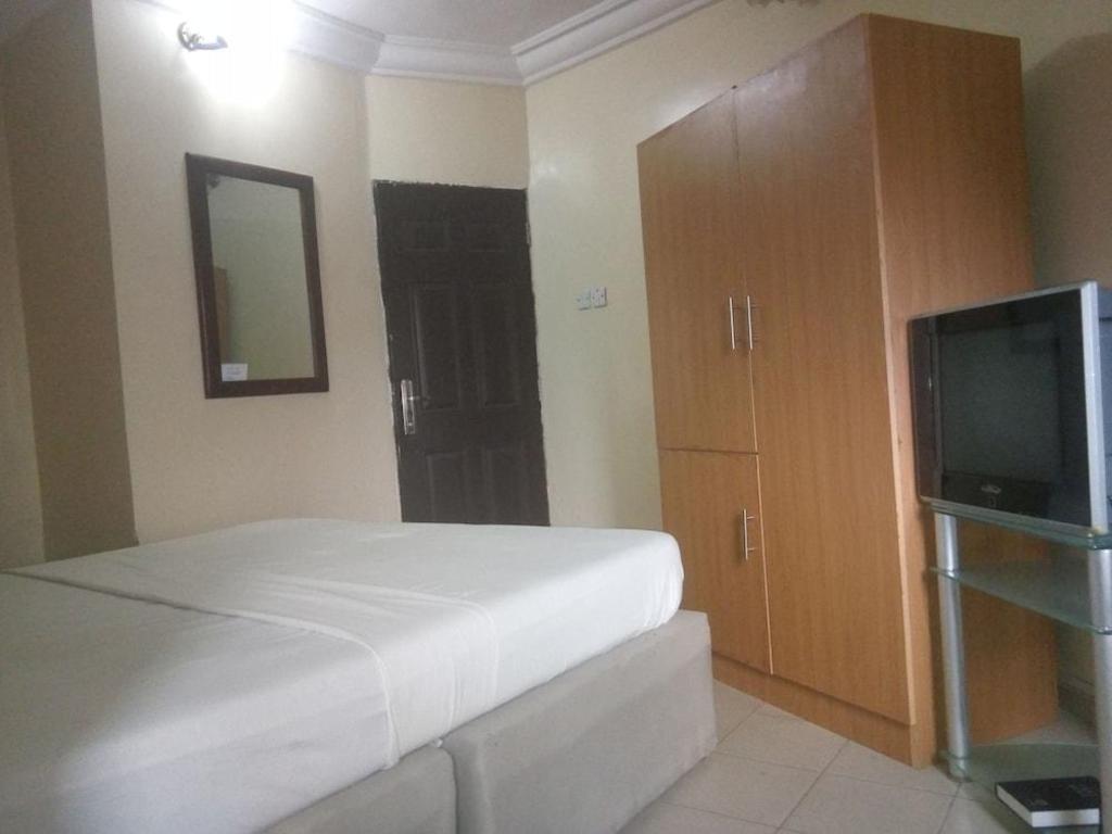 Oxford Hotel Abuja 11/22