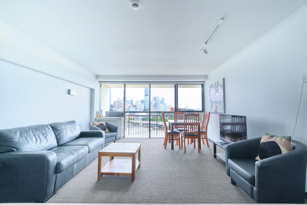 River Plaza Apartments 21/50