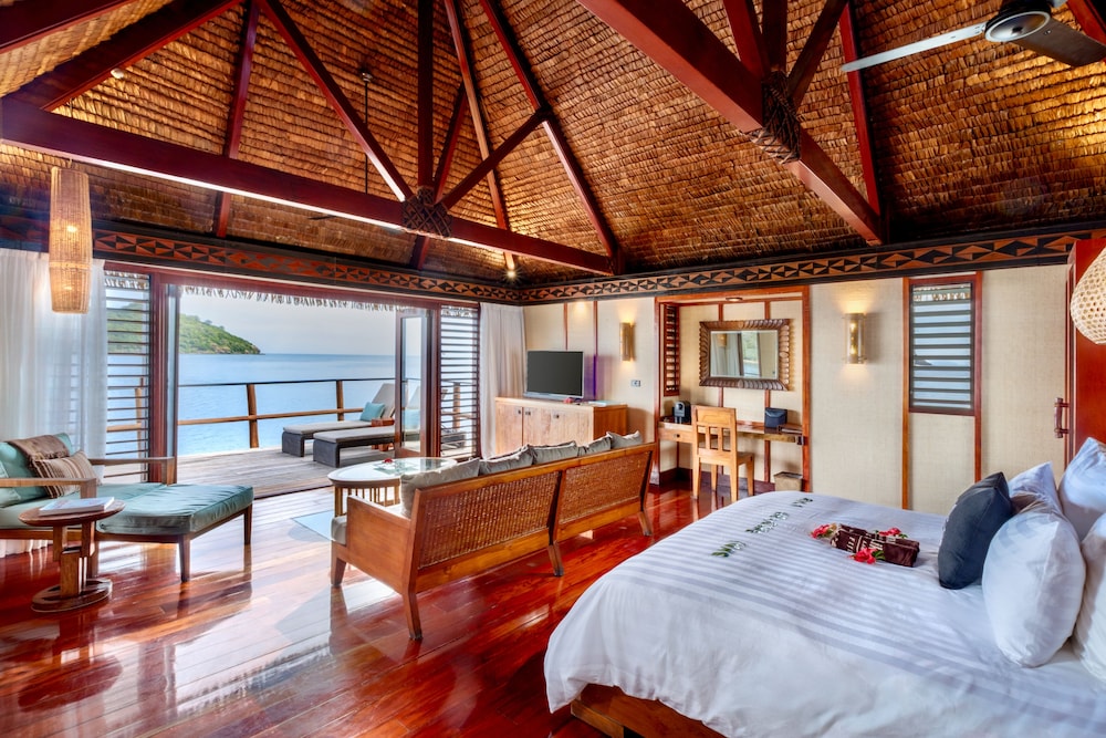 Overwater, Bure, King Bed، Likuliku Lagoon Resort - Adults Only 3/8