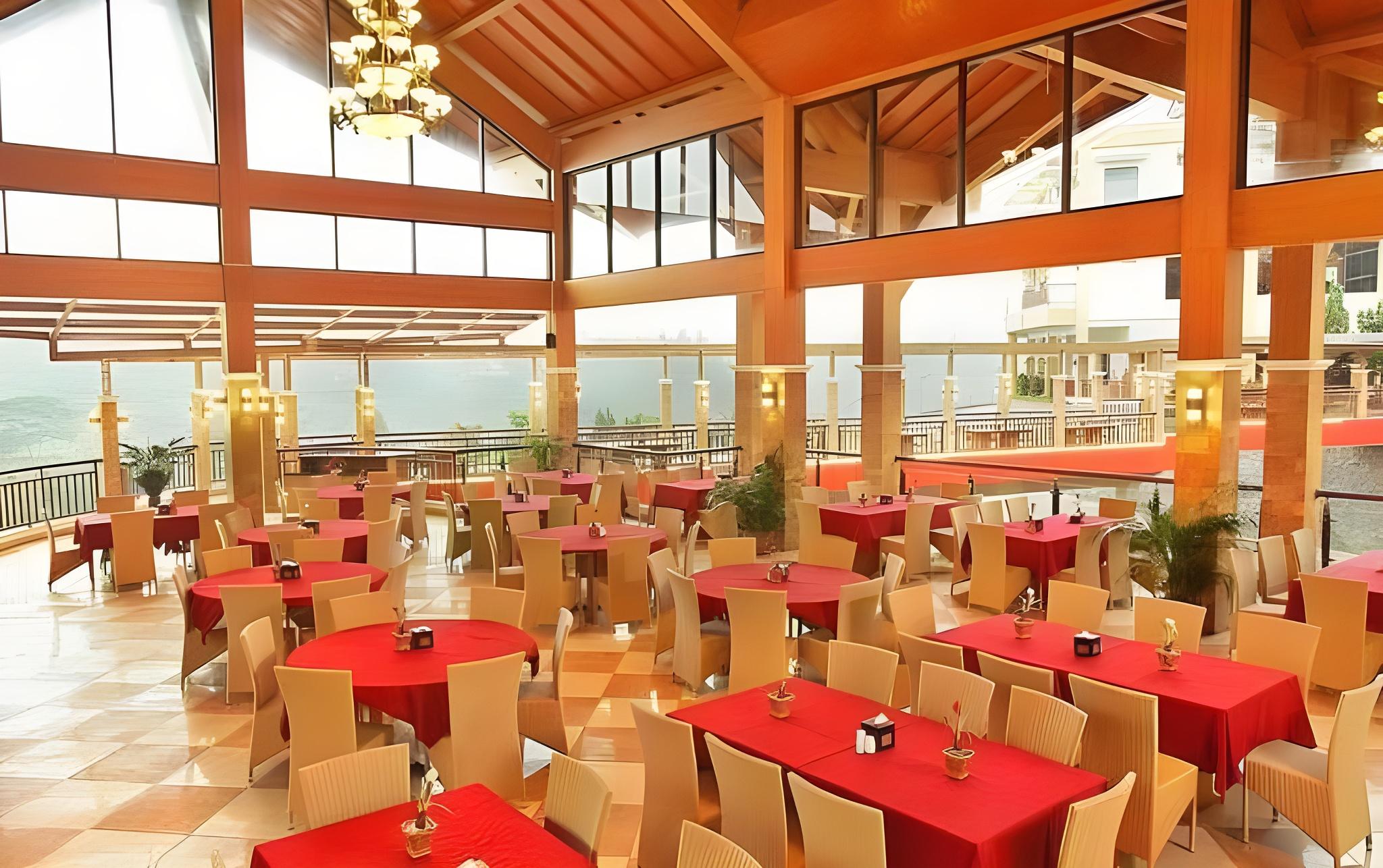 Grand Ussu Hotel And Convention 43/59