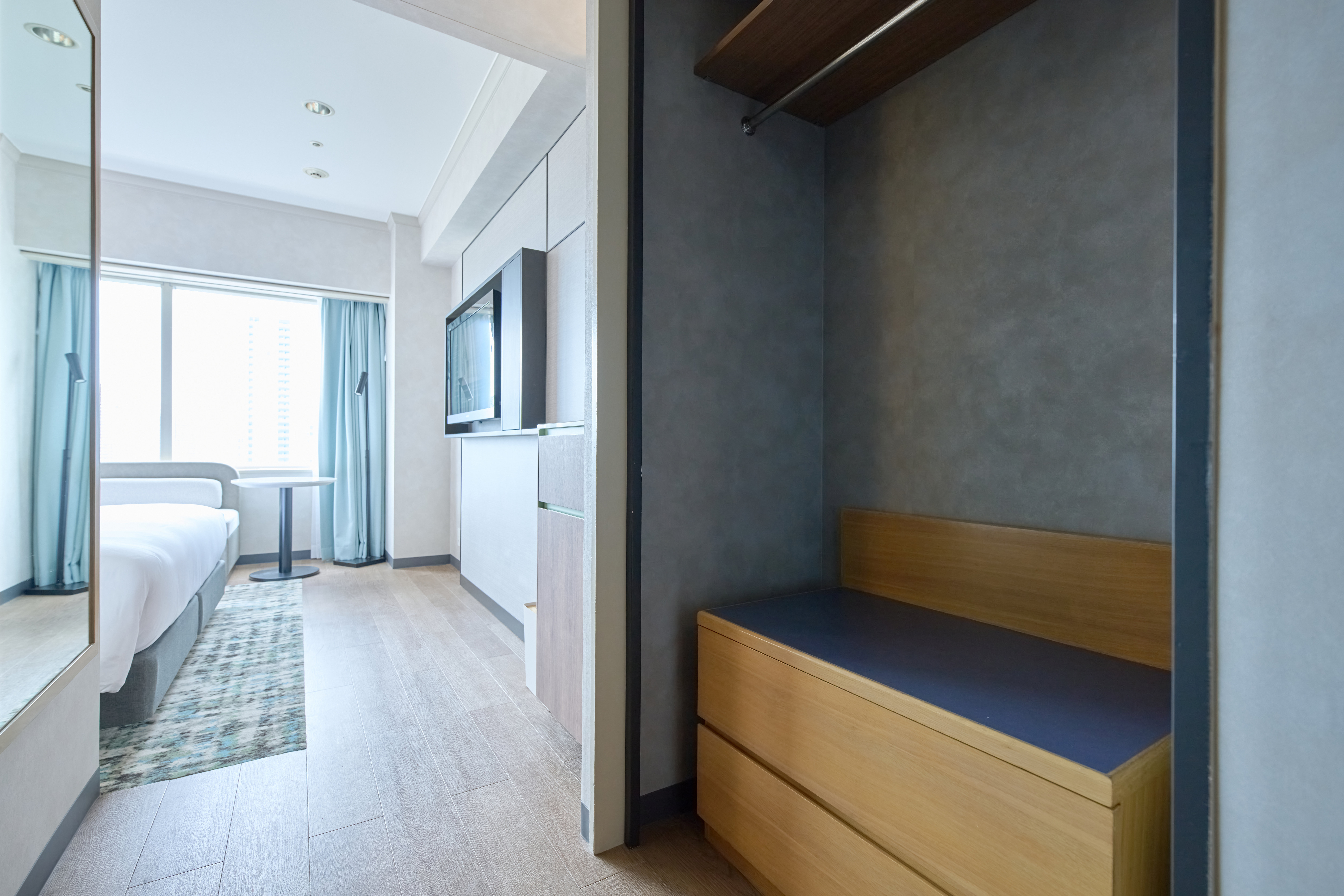 ANA Holiday Inn Tokyo Bay 50/50