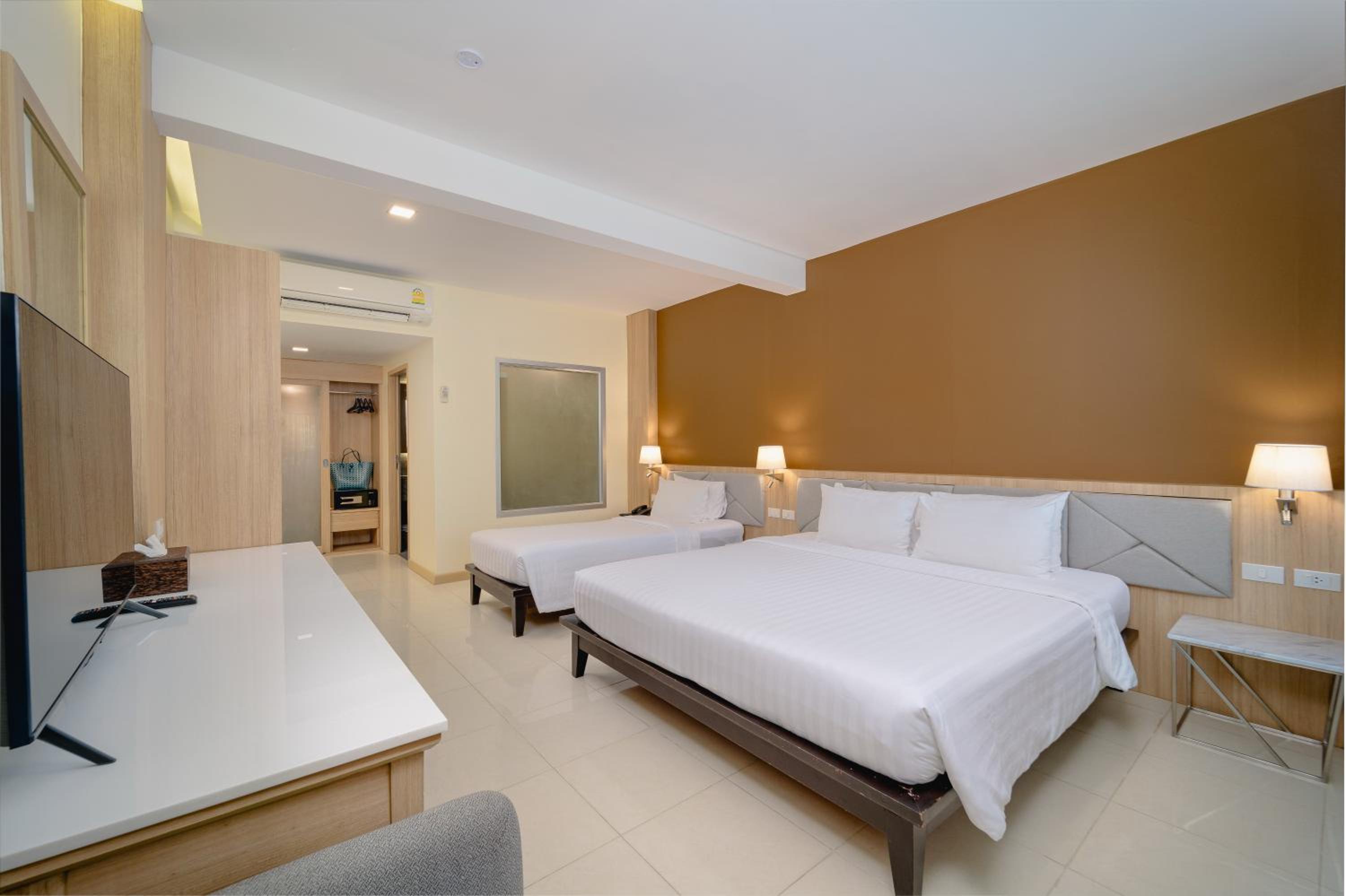 غرفة ثلاثية بشرفة، Aonang Buri Resort 8/10