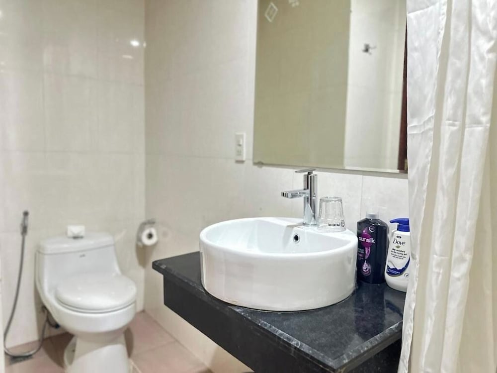 Ruby Star Hotel 37/38