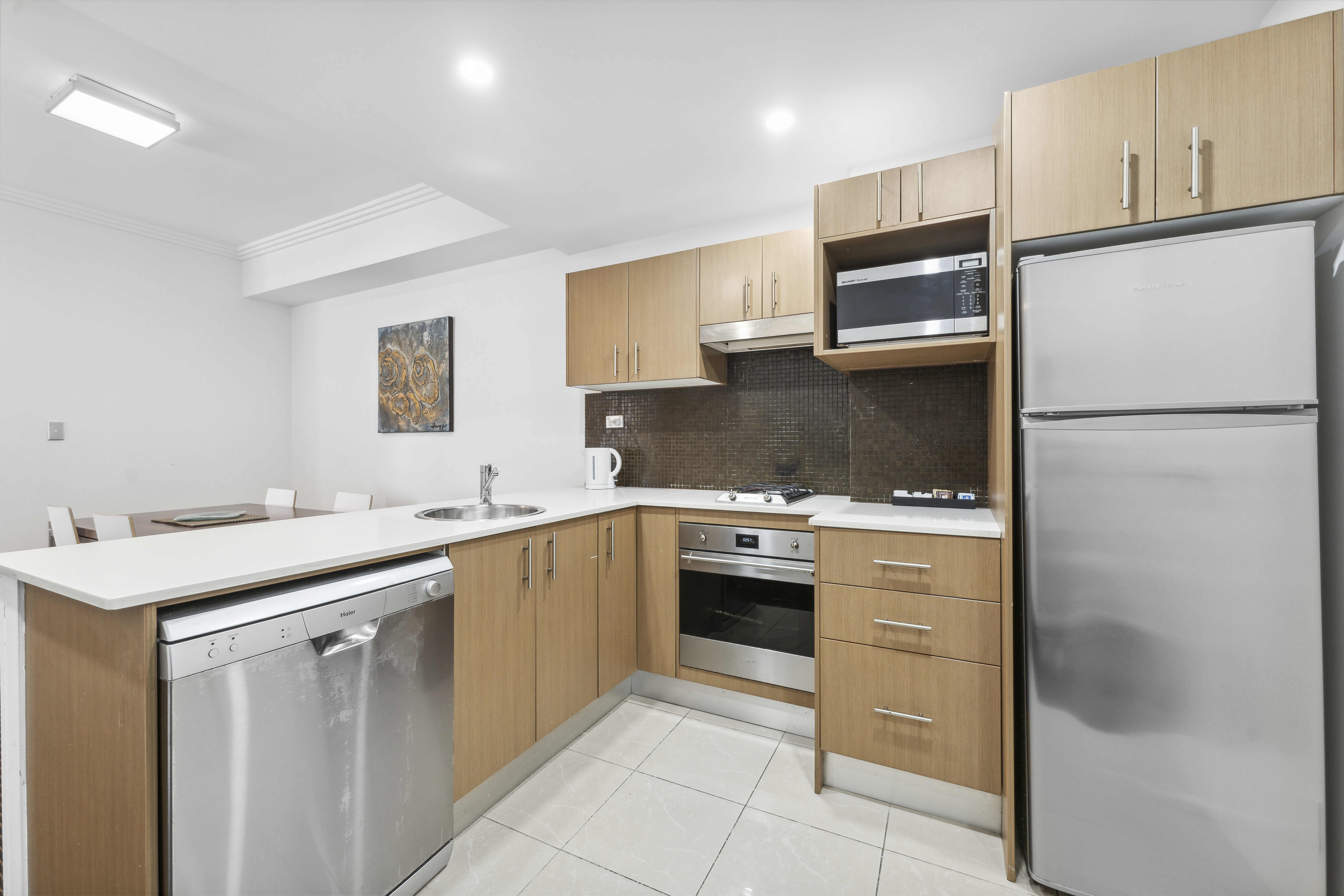 Apx World Square Apartments 4/52
