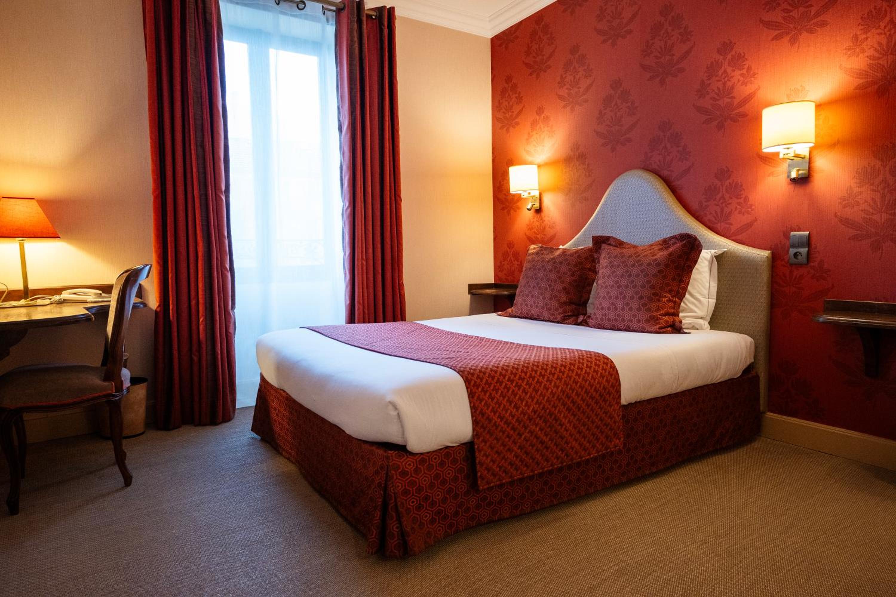 Room, Quadruple