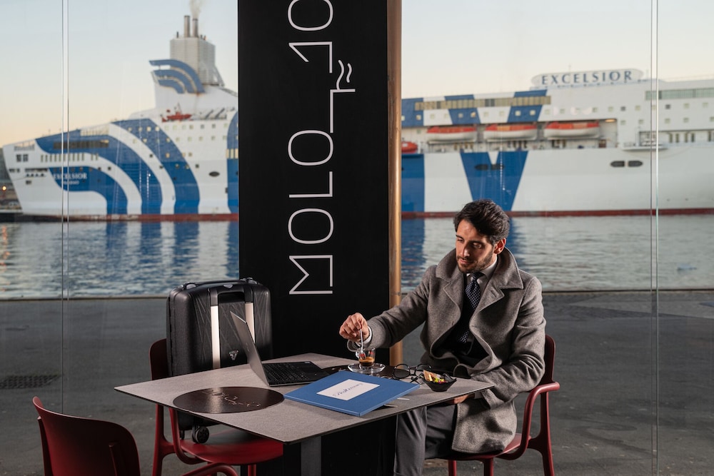 Smart Hotel - Naples Harbour 39/71