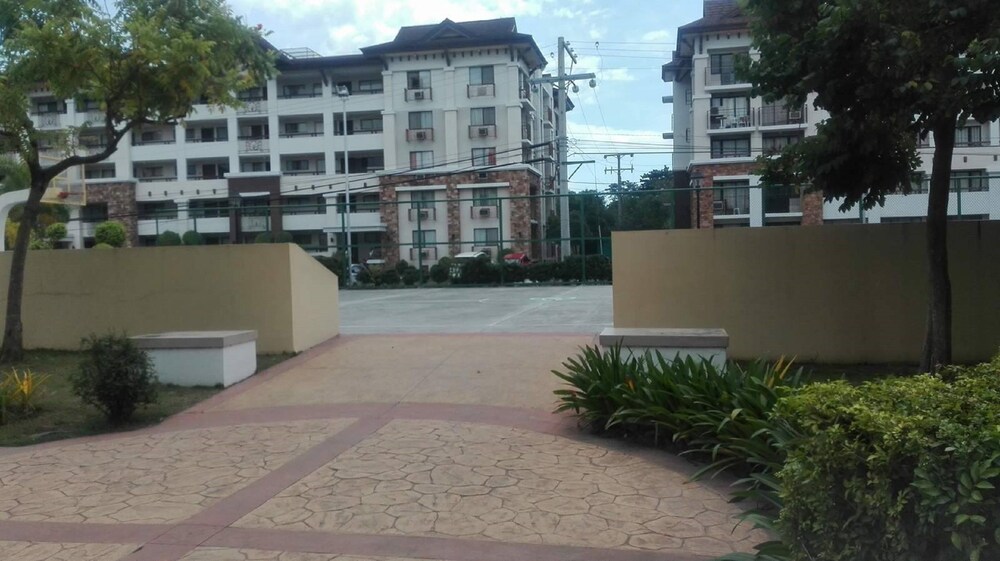 1 Bedroom Deluxe Condo At Apartelle D' Oasis 46/50