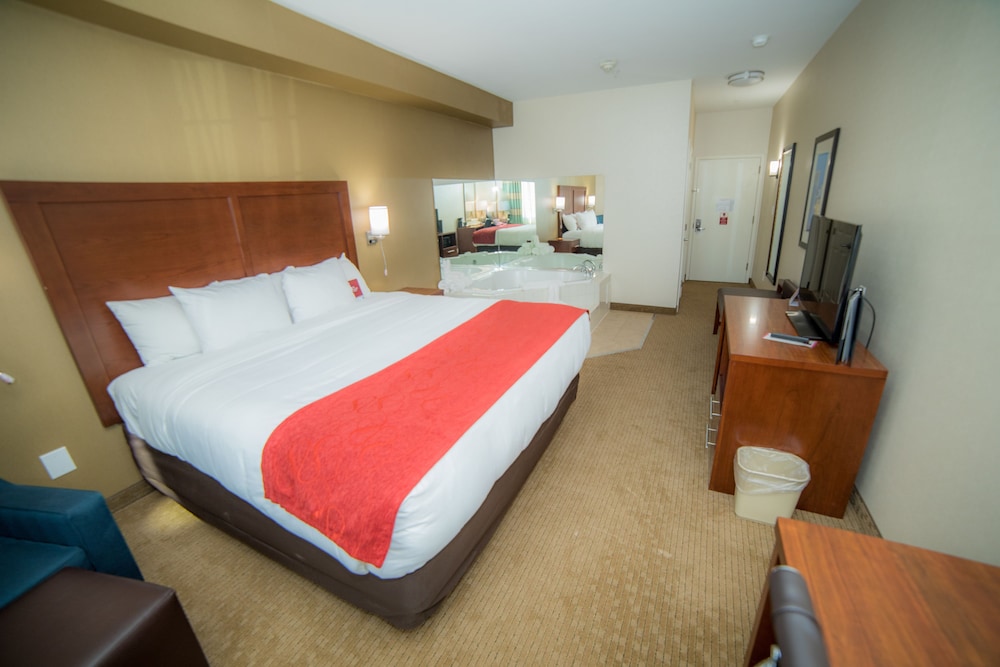 Deluxe, King Bed, Jetted Tub