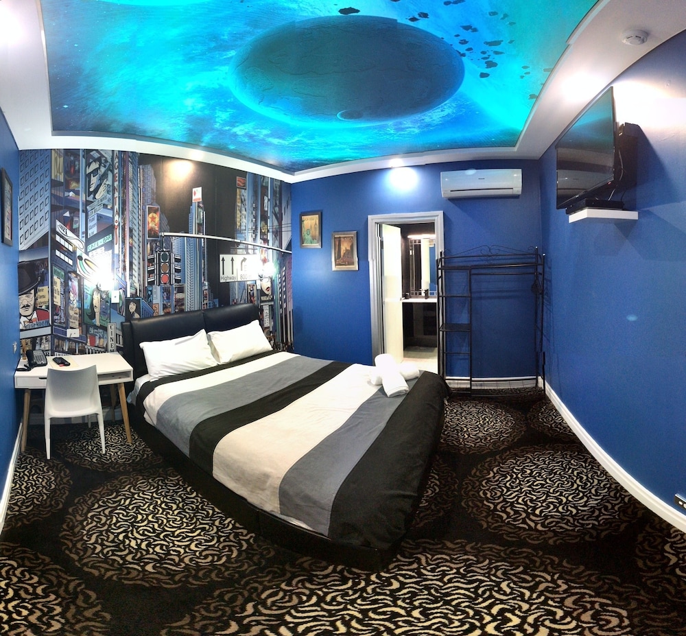 Amelia Budget Hotel 30/34