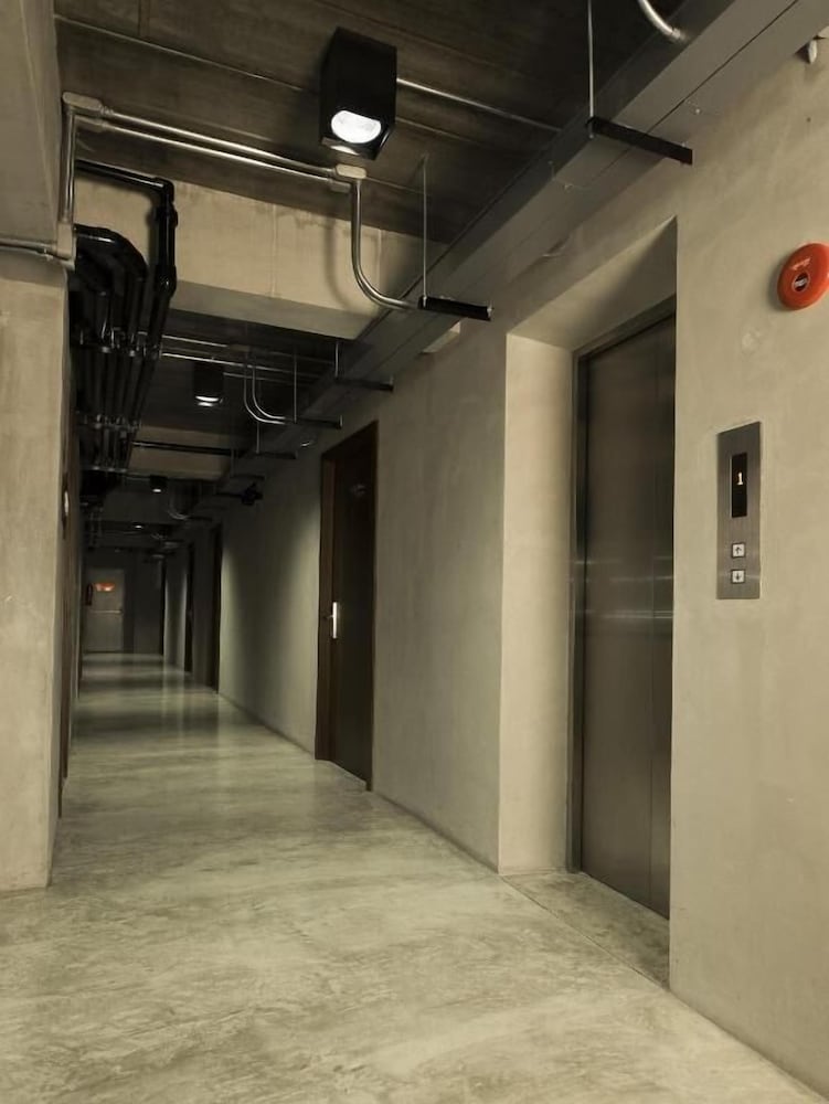 Thapae Loft 11/66