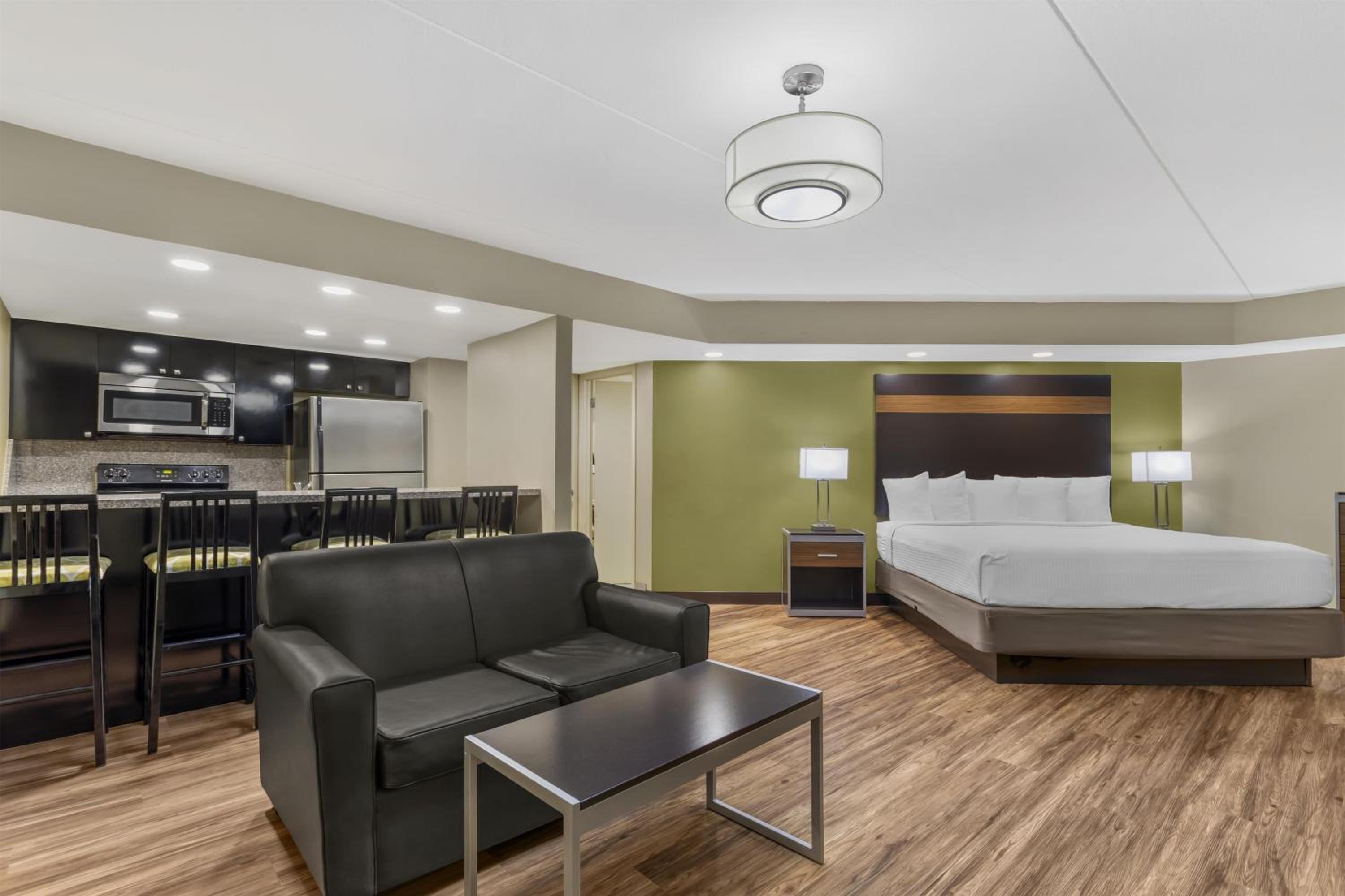 جناح بسرير كينج وسريرين كوين بغرفتين، Best Western Plaza Inn 3/5
