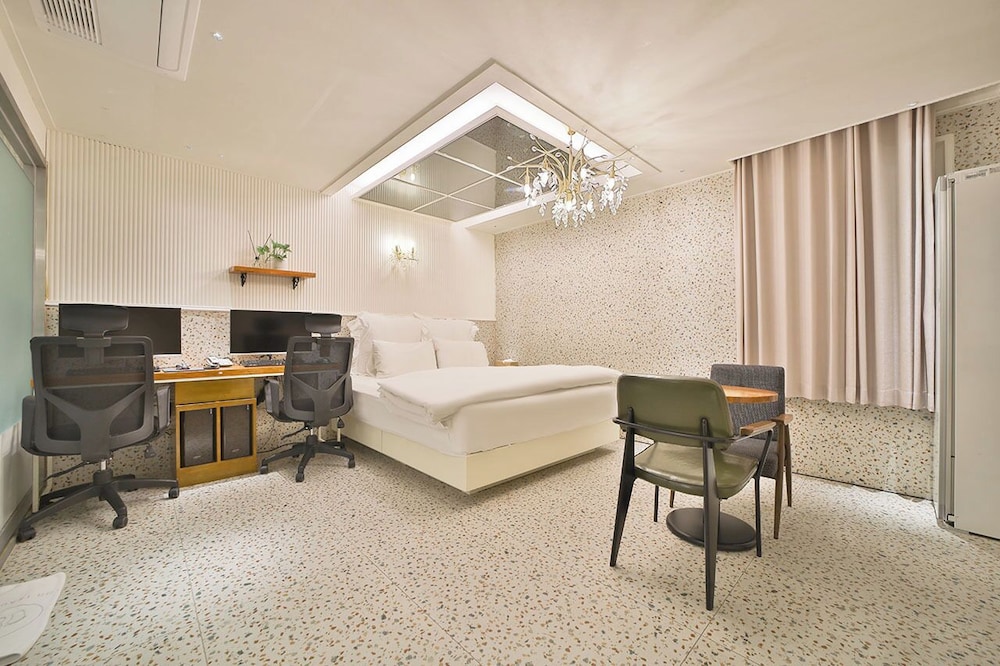 Hotel February Dongdaegu 34/49