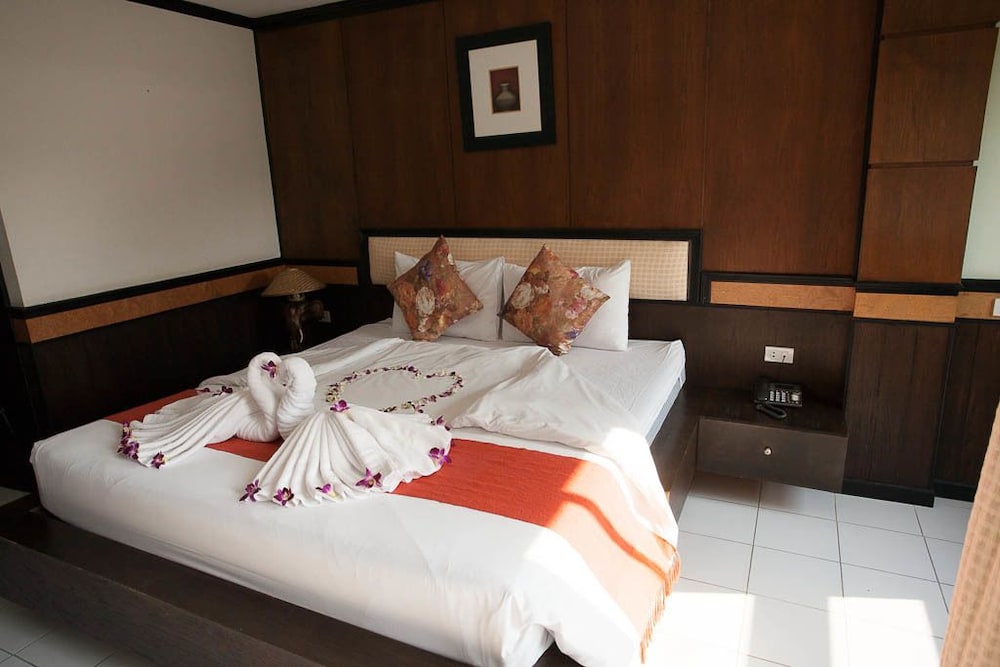 SEASON PALACE HUAHIN HOTEL 8/40