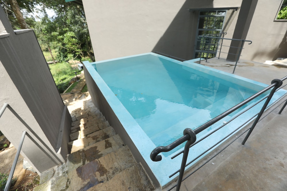 Dream Lodge Hanthana 12/15