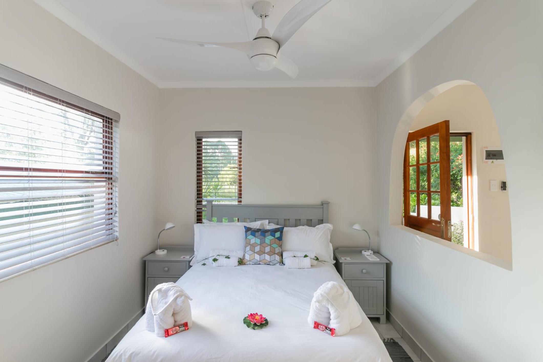 Eastbrook River Lodge 4/50