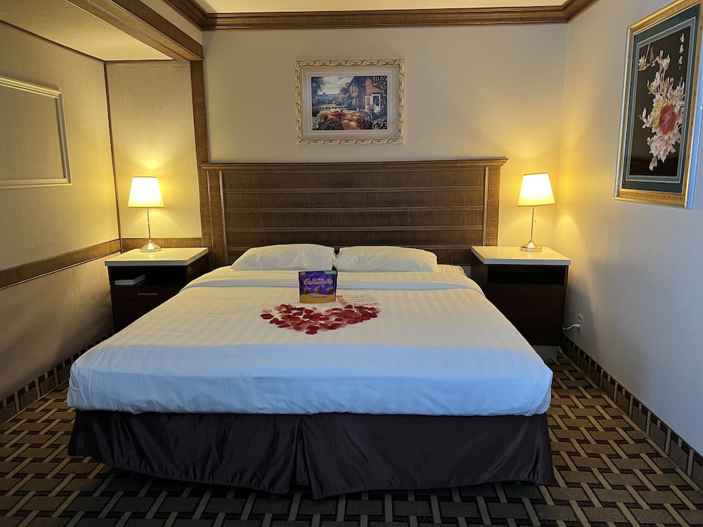 LA Crystal Hotel 10/69