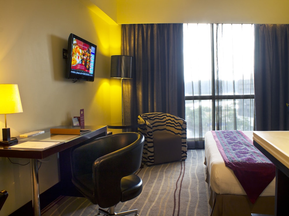 Ming Garden Hotel And Residences 58/69