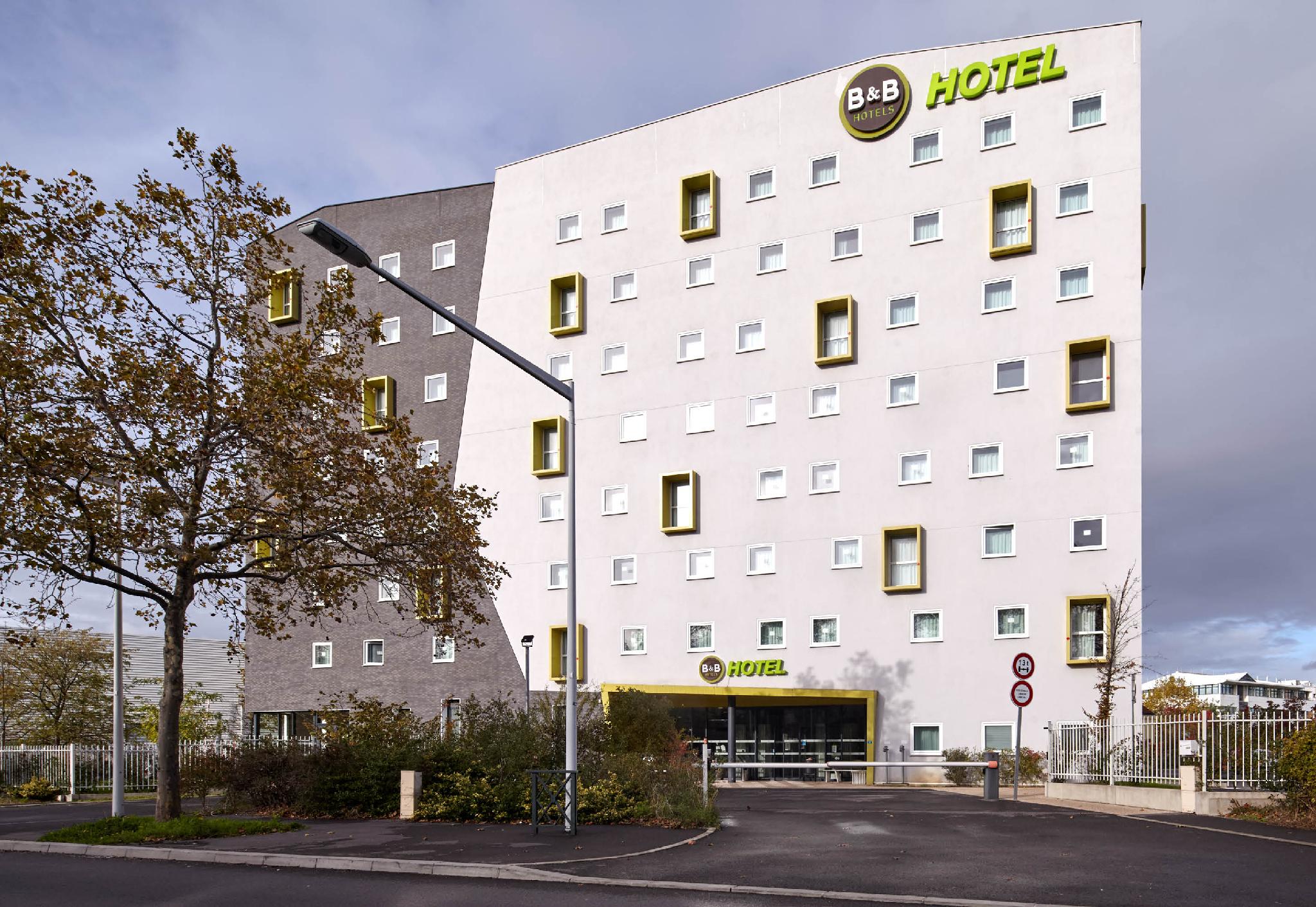 B&B Hotel Nanterre Rueil-Malmaison in NANTERRE