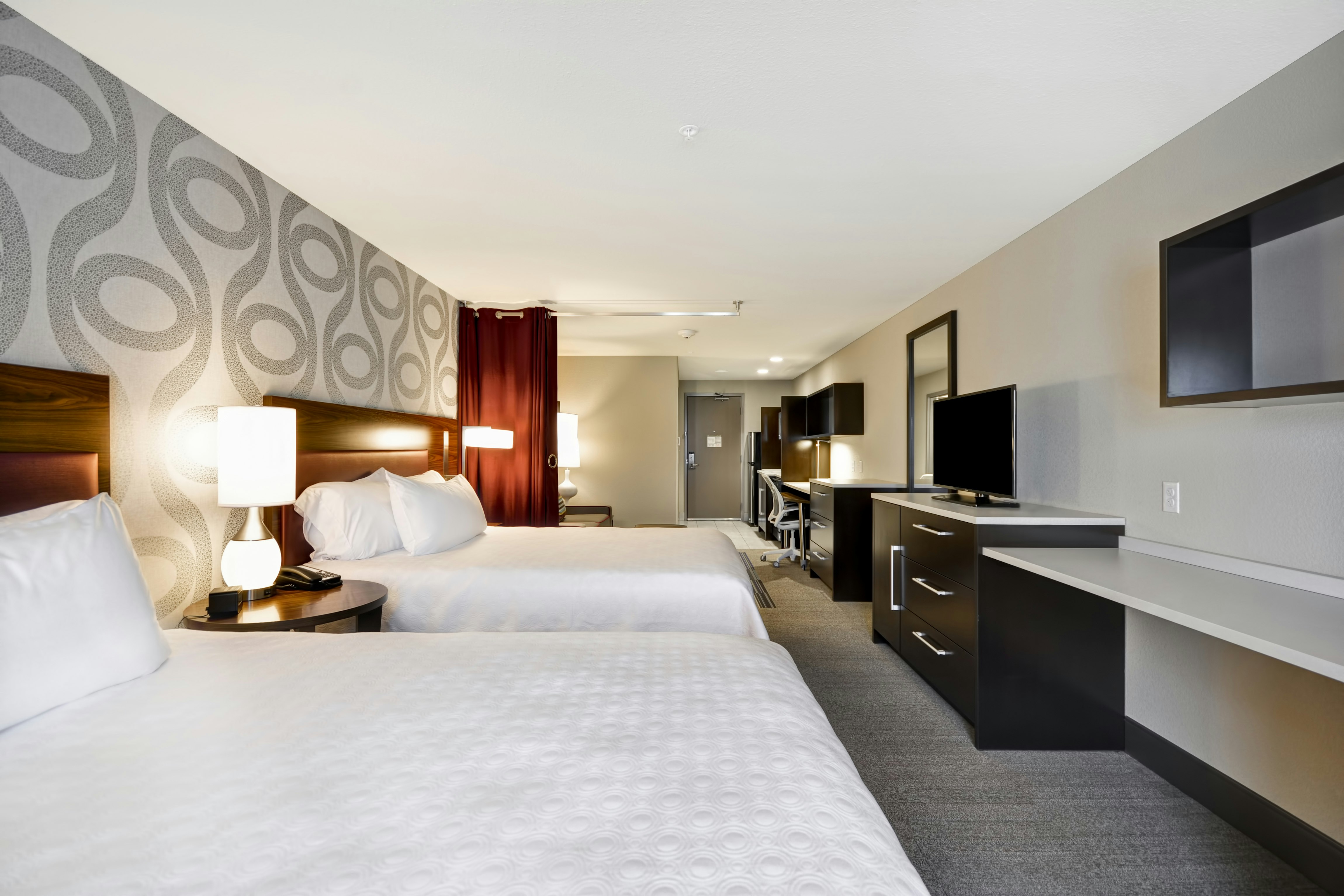 STUDIO, 2 QUEEN BEDS