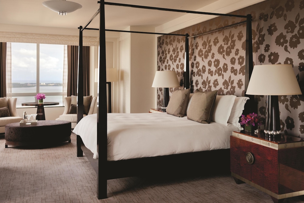 Four Seasons Hotel Miami 13/67
